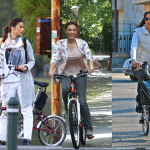 Biciclete și Glamour: Cum Vedetele Din Showbizul Românesc Redefinesc Sportul Estival