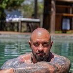 Vacanța de Lux a lui Alex Bodi în Ibiza: O Analiză a Stilului de Viață și Implicațiilor Sociale