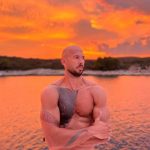 Andrew Tate în lumina reflectoarelor: Iubirea și controversa milionarului român