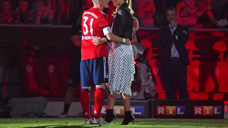 Divorțul Ireconciliabil dintre Ana Ivanovic și Bastian Schweinsteiger: O Analiză Detaliată a Relației și Implicațiilor Sale