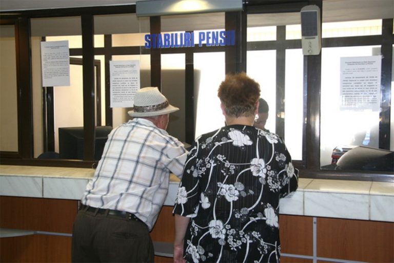 Impactul modificărilor fiscale asupra pensiilor din România: Ce trebuie să știe pensionarii în august 2025