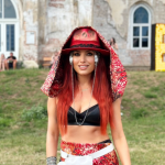 Elena Gheorghe Strălucește la Electric Castle: O Fuziune Unică de Tradiție și Modernitate