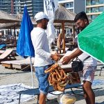 Explozia Prețurilor pe Plajele din Mamaia: Impactul Asupra Turiștilor și Reacția Asociației pentru Protecția Consumatorilor