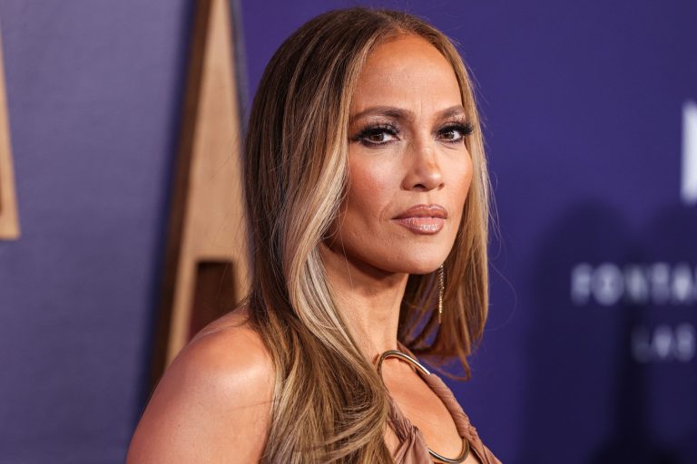 Jennifer Lopez, o seară de neuitat la București: Dincolo de panica ușilor rotative