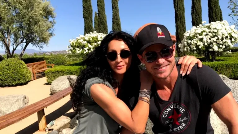 Semnificația alegerii vestimentare a Mihaelei Rădulescu la înmormântarea lui Felix Baumgartner: O analiză profundă