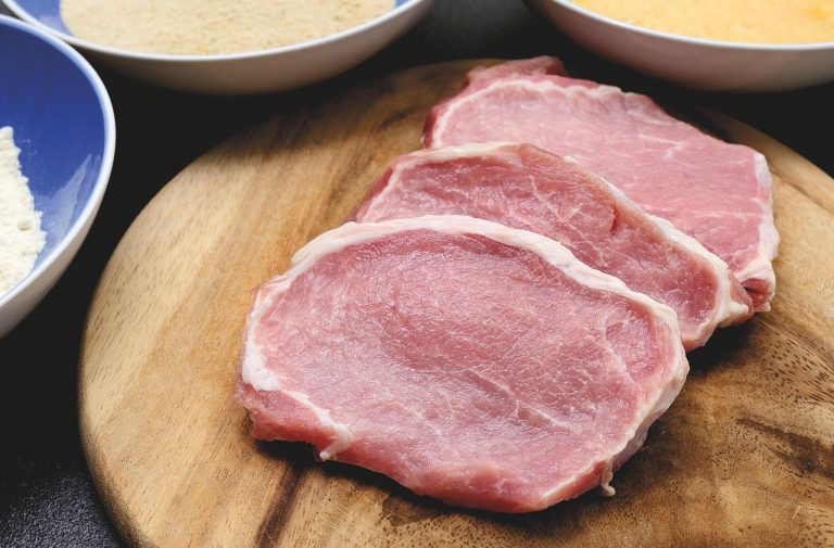 Carnea Românească vs. Carnea de Import: O Analiză Detaliată a Calității și Impactului Asupra Consumatorului