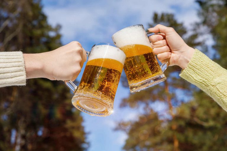 Efectele Imediate ale Alcoolului: De la Starea de Euforie la Mahmureală