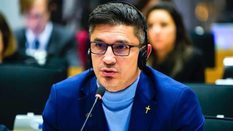 Luis Lazarus: „Impostorii, politrucii și combinatorii fac țara praf, în timp ce patrioții intră la pușcărie!” - VIDEO