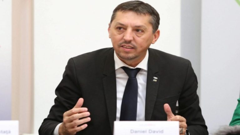 Daniel David și-a dat demisia. Ministrul Educației a lăsat să se înțeleagă că nu mai continuă: „Am tot amânat plecarea de foarte multe ori”