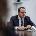 Ministrul Sănătății, vizită oficială la o fabrică de medicamente din Cluj: „Producția locală de medicamente trebuie să devină un pilon strategic al României”