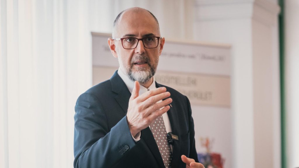 Kelemen Hunor, sceptic privind demiterea miniștrilor: „Moțiunile împotriva lui Predoiu și Marinescu nu vor avea succes”