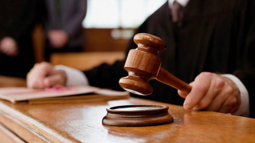 Judecătorii îi cer Curții Constituționale să respingă legea lui Bolojan. Magistrații acuză: Legea pensiilor ne afectează independența