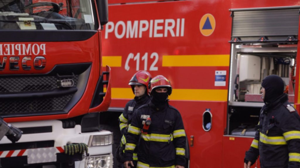 Un autoturism a avariat o ţeavă de gaze în Buzău. Persoanele aflate pe o rază de aproximativ 200 de metri au fost evacuate preventiv
