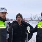 Bărbatul care și-ar fi ucis cu sălbăticie bunicul a fost prins. Este consumator de droguri, iar scenele de la locul crimei i-au îngrozit și pe anchetatori - FOTO