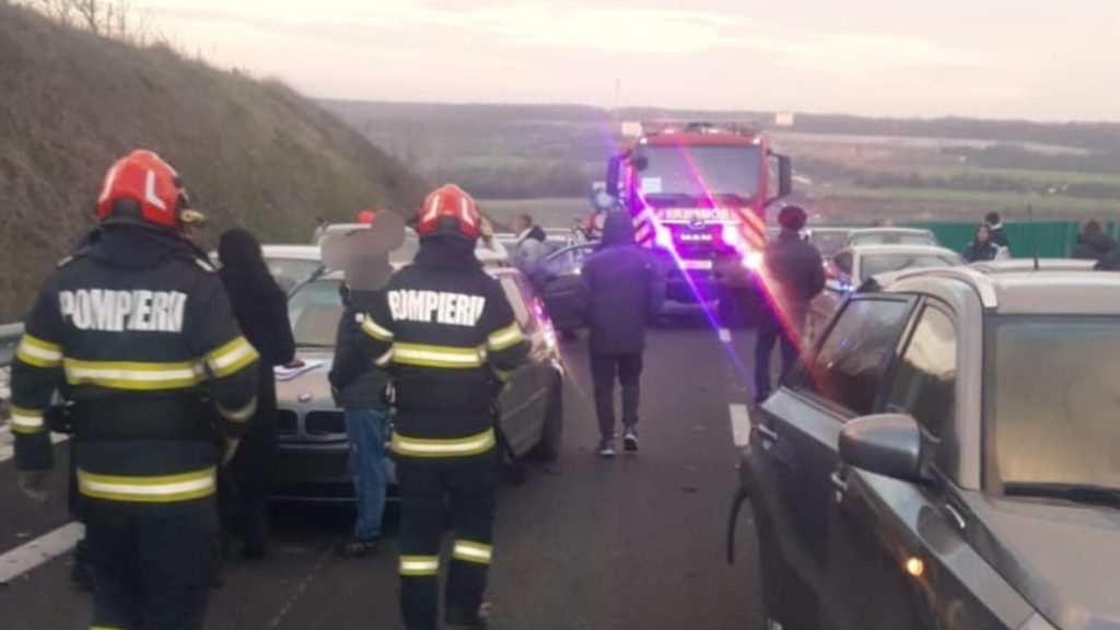Plan Roșu de Intervenție activat în Olt, după un accident cu 10 autoturisme. 27 de persoane implicate - FOTO