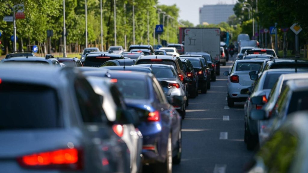 Halucinant. Șefa Transporturilor din PMB, comportament de gherilă în trafic: „Am luat pistolul, m-am dat jos, l-am trântit şi i-am pus taximetristului pistolu'-n cap”