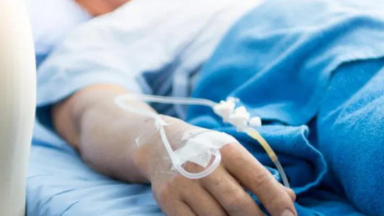 Supergripa face ravagii înainte de sărbători. Creștere explozivă a cazurilor