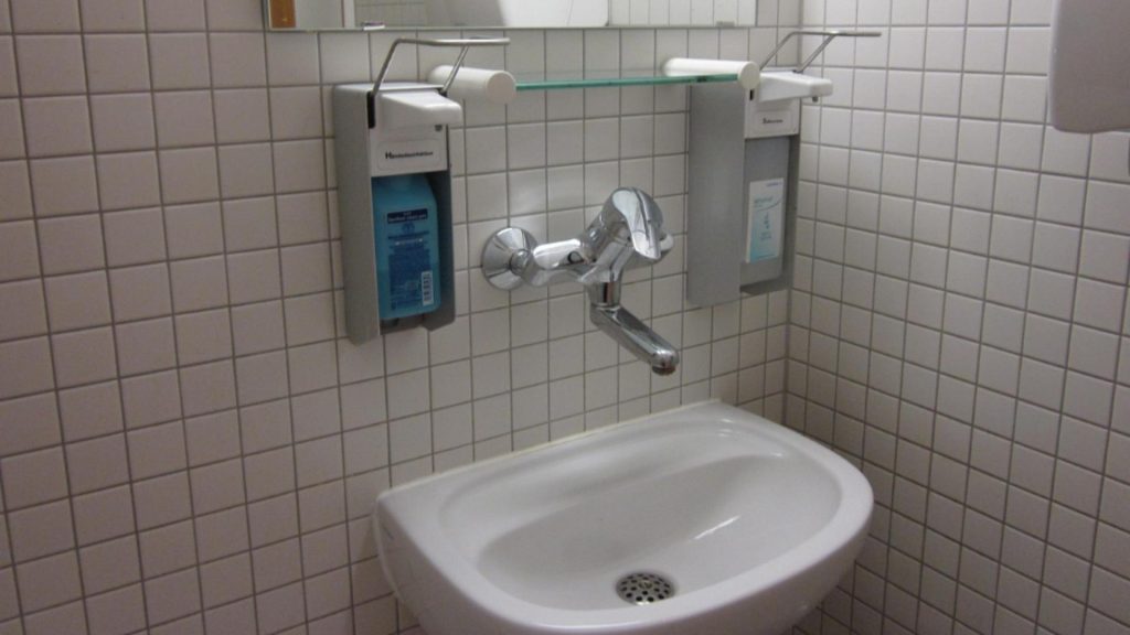 Spitalul de Copii din Iași ar putea relua internările săptămâna viitoare. Cauza contaminării apei rămâne neclară