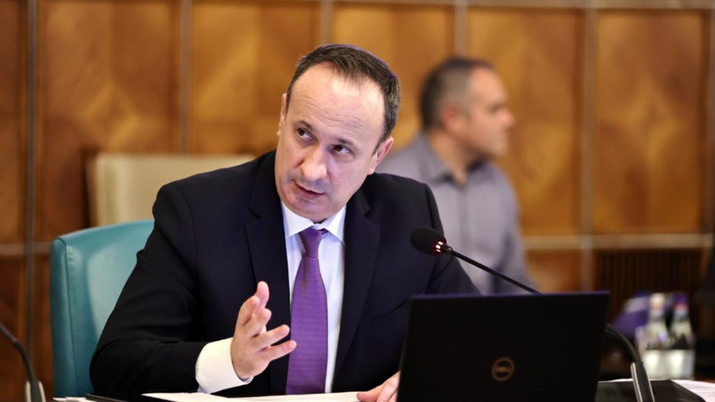 Fostul ministru Adrian Câciu, atac dur după anunțul privind execuția bugetară: „Au MINȚIT. Nu au existat facturi ascunse!”