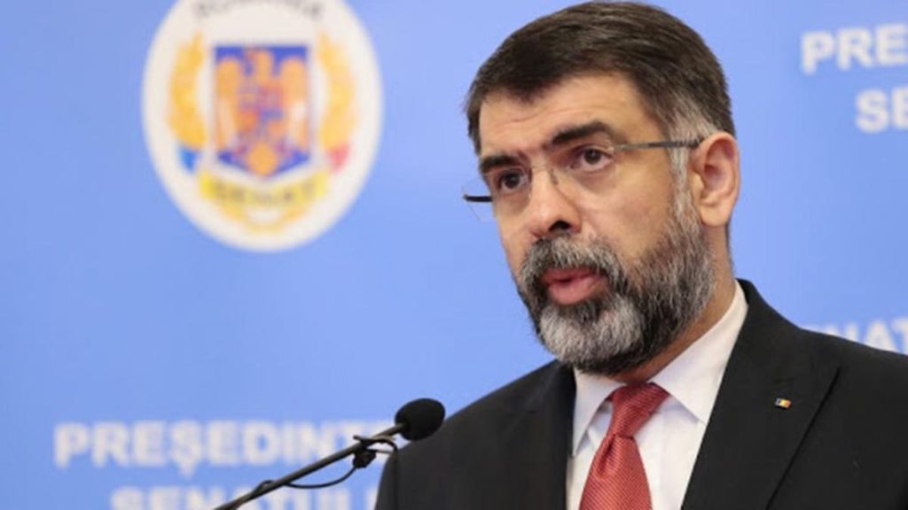Robert Cazanciuc propune modificarea Constituției, după votul împotriva lui Buzoianu: Premierul să fie obligat să revoce un ministru după două moțiuni simple adoptate