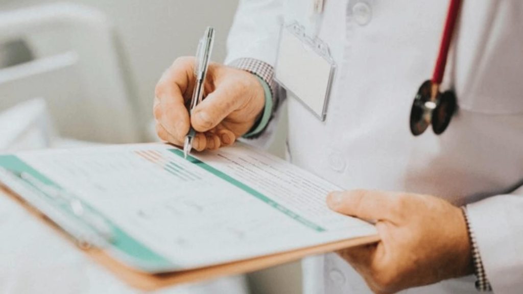 În ultima ședință din 2025, Guvernul vrea să mai taie o zi din concediu medical al românilor
