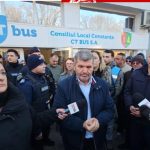 Scandal uriaș la Constanța. Șoferii de autobuz sunt în grevă spontantă, conducerea a chemat forțele de ordine. Transportul este paralizat – FOTO/VIDEO