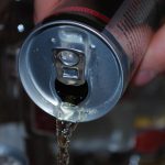 Alertă medicală: un bărbat care consuma zilnic opt energizante a suferit un accident vascular cerebral rar