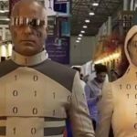 Iranul a vrut să se laude cu „roboți umanoizi avansați”. Cei doi s-au dovedit a fi, de fapt, oameni deghizați - VIDEO