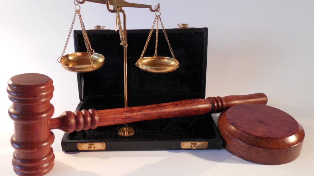 Cercul vicios: Pensiile speciale, din sou la CCR. Înalta Curte vrea să sesizeze Curtea Constituțională