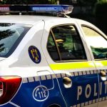 Urmărire ca în filme în Dolj. Un șofer beat și drogat a lovit autoturism parcat şi maşina Poliţiei în timp ce încerca să scape de oamenii legii
