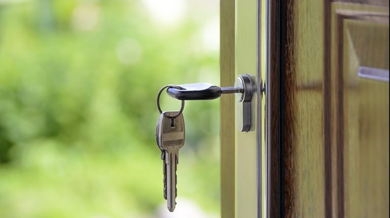 Scădere abruptă a numărului de tranzacții pe piața imobiliară, în noiembrie 2025, față de anul trecut