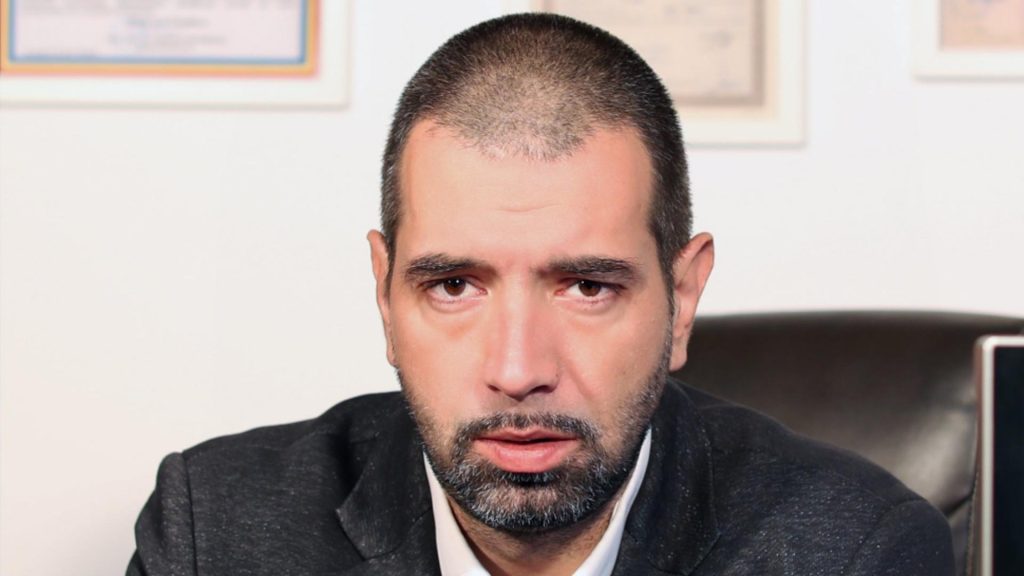 Mihai Belu, atac devastator la suveranistul vopsit Gelu Vișan: „Nu discut cu persoane minore. S-a folosit de suveranism pentru popularitate”