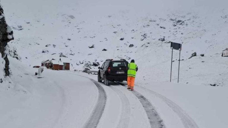 Avertizare Infotrafic: ninsori puternice afectează circulația pe A1 Sibiu–Deva și DN 7