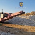 Arad: administrator de firmă, trimis în judecată pentru exploatarea ilegală de nisip și pietriș