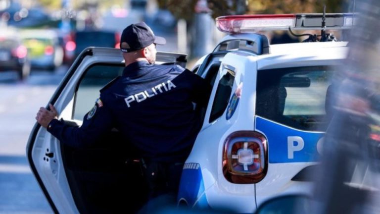 Un bărbat din Năvodari este cercetat după ce a chinuit un câine.  Imaginile au fost surprinse pe camerele de supraveghere