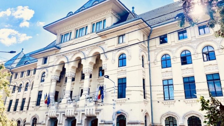 AEP - rezultate provizorii: Ciprian Ciucu și Anca Alexandrescu, pe primele poziții după centralizarea a 50% din secțiile de votare