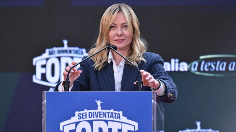 Giorgia Meloni insistă: centrele de deportare a migranților construite în Albania vor deveni operaționale