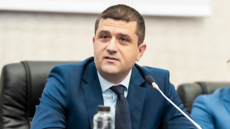 Reziștii, greu de dat afară. Radu Miruță: „Vom sta la guvernare cu dinţii, cu oricine de gât”