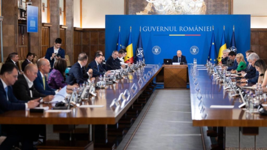 Guvernul Bolojan a adoptat aşa-numita ”Ordonanţă-trenuleţ”. Anunțul ministrului de Finanțe
