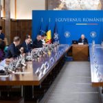 Guvernul Bolojan a adoptat aşa-numita ”Ordonanţă-trenuleţ”. Anunțul ministrului de Finanțe
