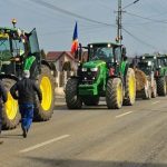 Fermierii noștri dau faliment, Nicușor Dan ne dă mâncare din Brazilia. Răscoala ia amploare