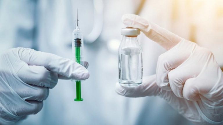 Decizie istorică în SUA: părinților nu li se va mai recomanda să își vaccineze copiii la naștere împotriva hepatitei B