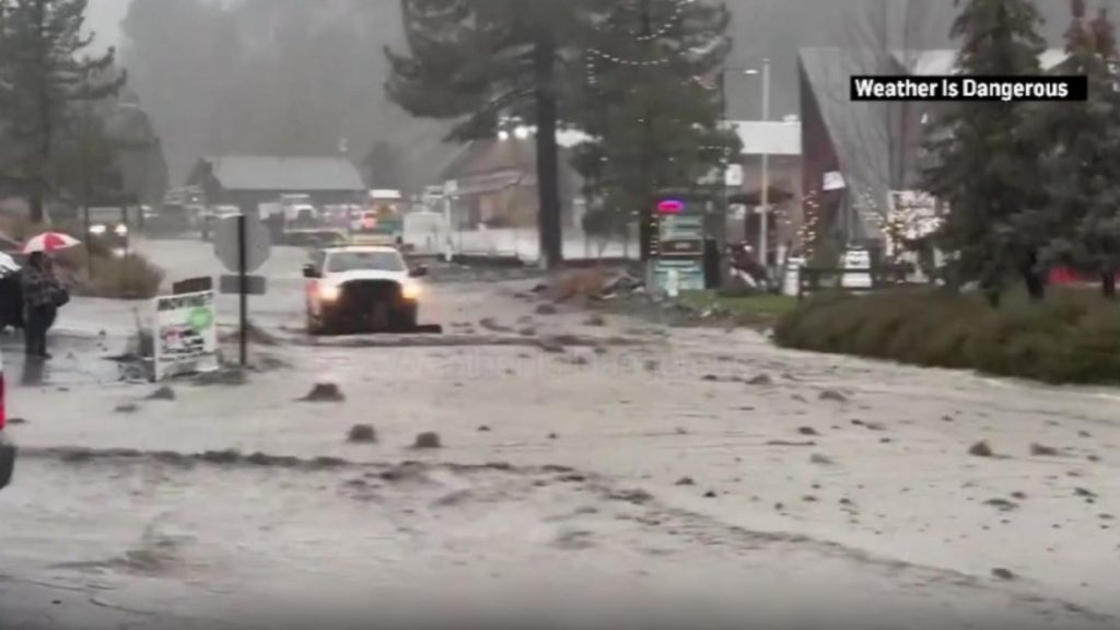 Furtuni extrem de puternice. Trei oameni morți în California