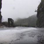 Furtuna Emilia a făcut dezastru! Zăpadă în Tenerife: drumuri înghețate și copaci doborâți