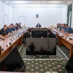 Incertitudine la MAI privind creșterea vârstei de pensionare. Predoiu dă asigurări, sindicatele rămân sceptice