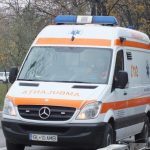 Tânăr de 25 de ani, rănit grav după ce mașina în care se afla a fost lovită de tren la Bistrița