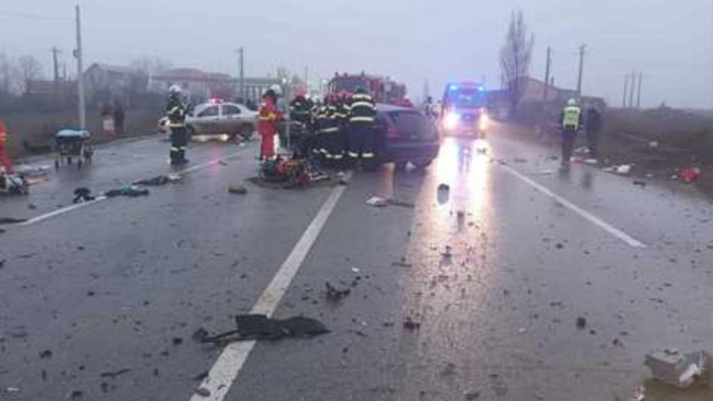 Accident mortal în ziua de Bobotează. O persoană a murit, iar alte cinci sunt rănite, printre care și doi copii