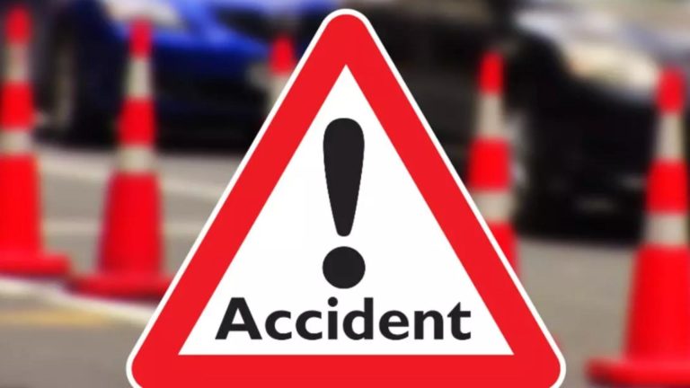 Tragedie pe o stradă din Ploiești. Femeie lovită mortal chiar pe o trecere de pietoni: medicii au resuscitat-o minute în șir