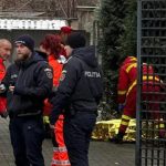 Un tată și fiul său s-au aruncat în gol de la etajul 10 din cauza sărăciei. Au lăsat în urmă doar rucsacurile, toată averea lor