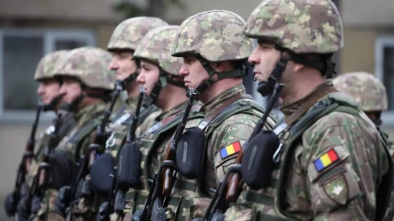 Nicușor Dan a promulgat legea stagiului militar voluntar. Tinerii, obligați să revină în țară în caz de criză